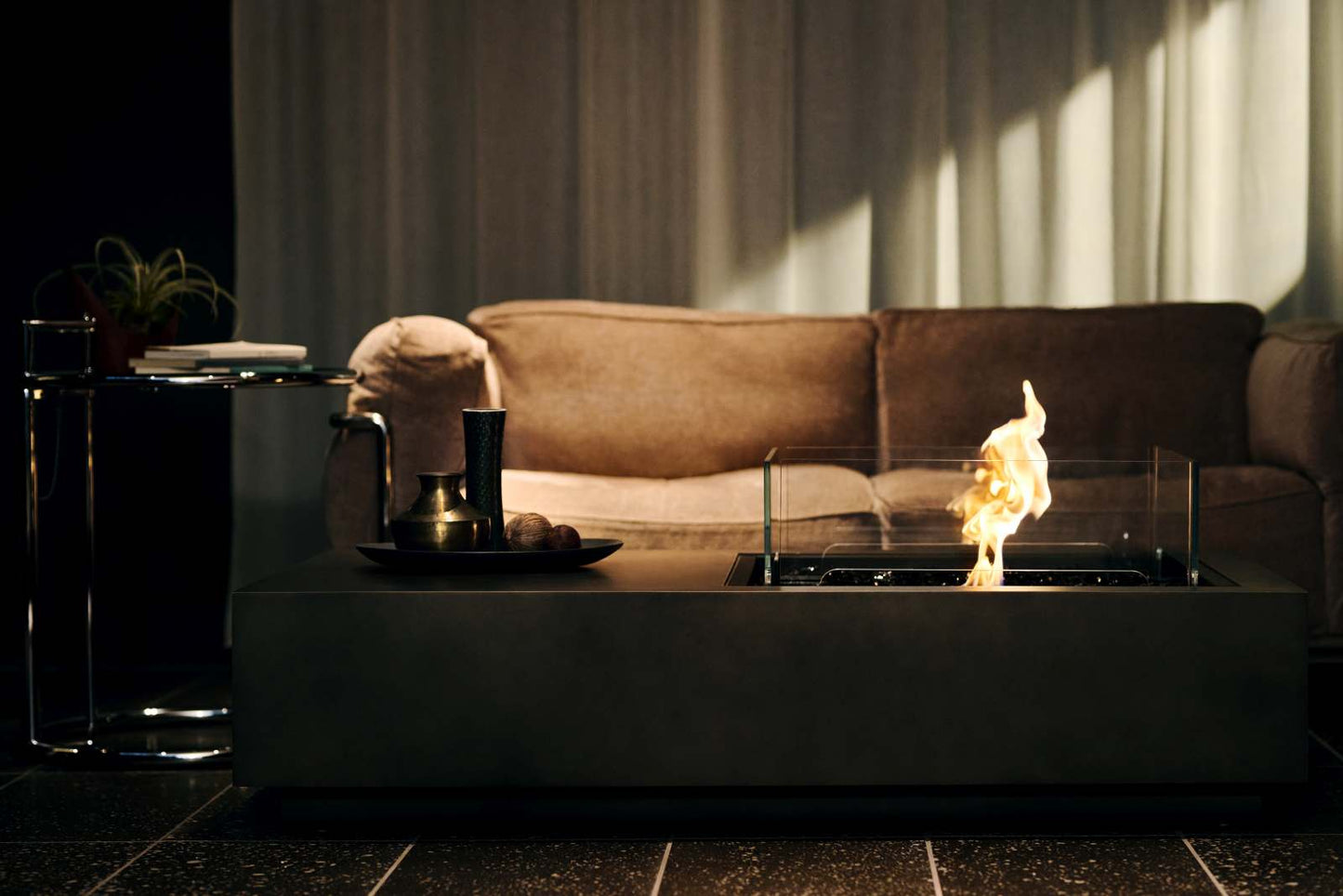 EcoSmart Fire - Manhattan 50 - Gas Fire Pit Table - Graphite