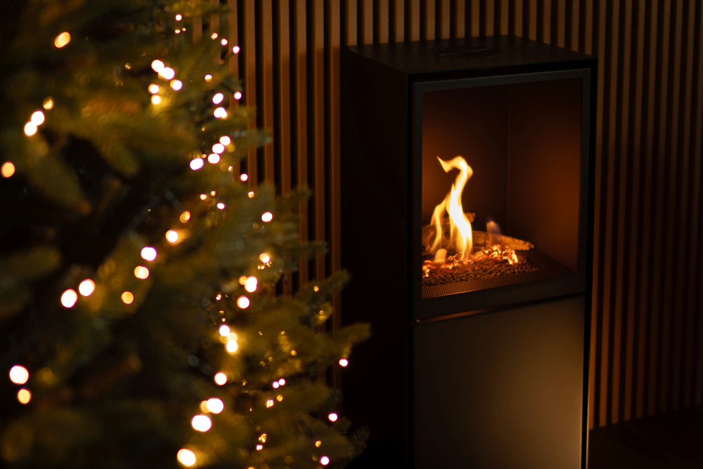 Planika - Free standing fireplace - SCANDI REMOTE