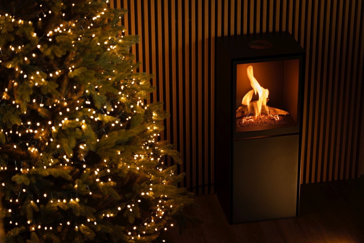 Planika - Free standing fireplace - SCANDI REMOTE