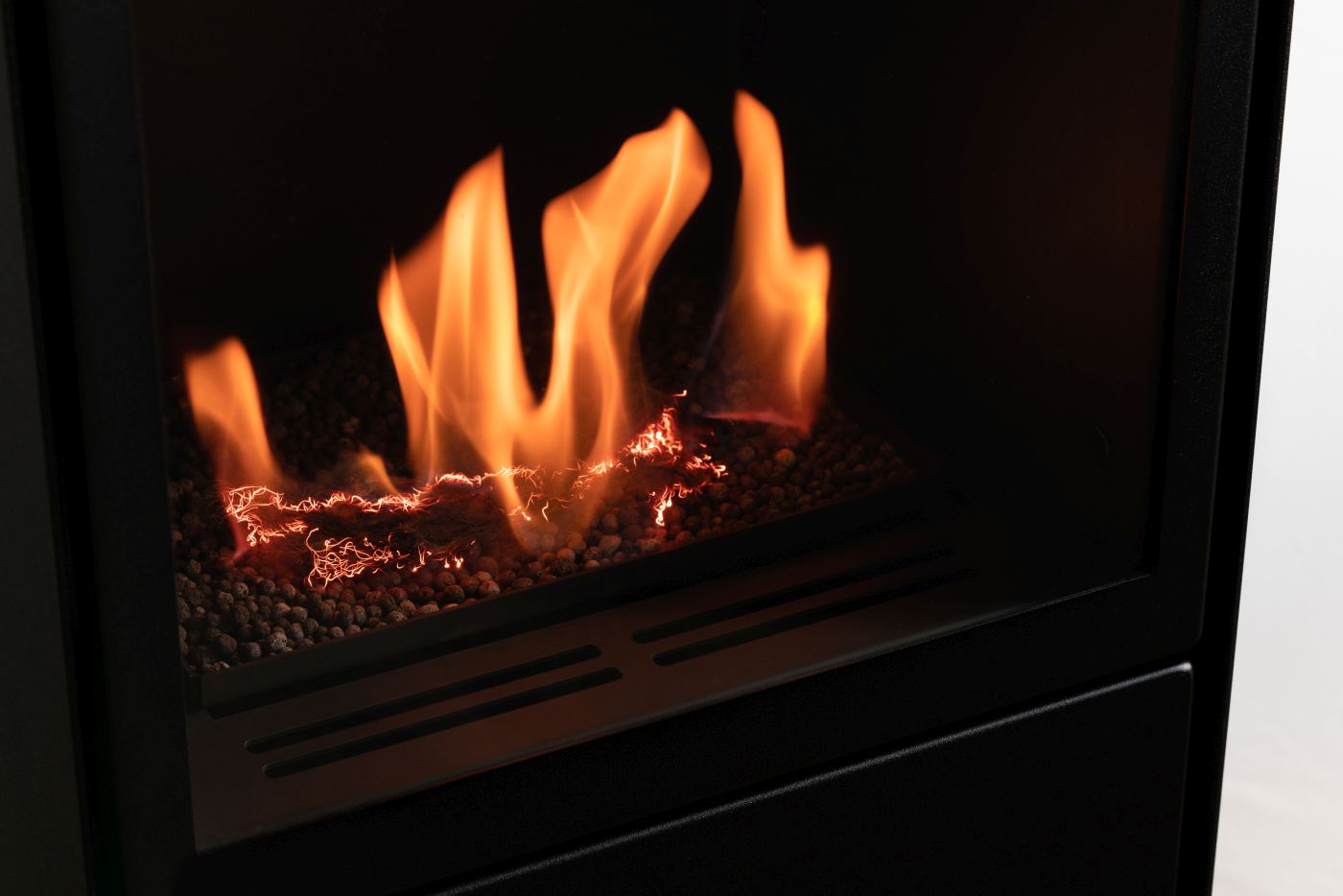 Planika - Free standing fireplace - SCANDI REMOTE